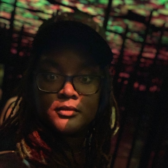 Meet your Posher, Tamara - Picture 3 of 5